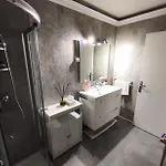 Apartment With Swimming Pool In Antibes