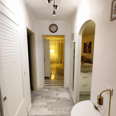 公寓 Apartment Elegance With Swimming Pool In Residence