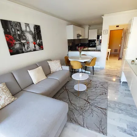 Apartment Elegance With Swimming Pool In Residence 公寓 *